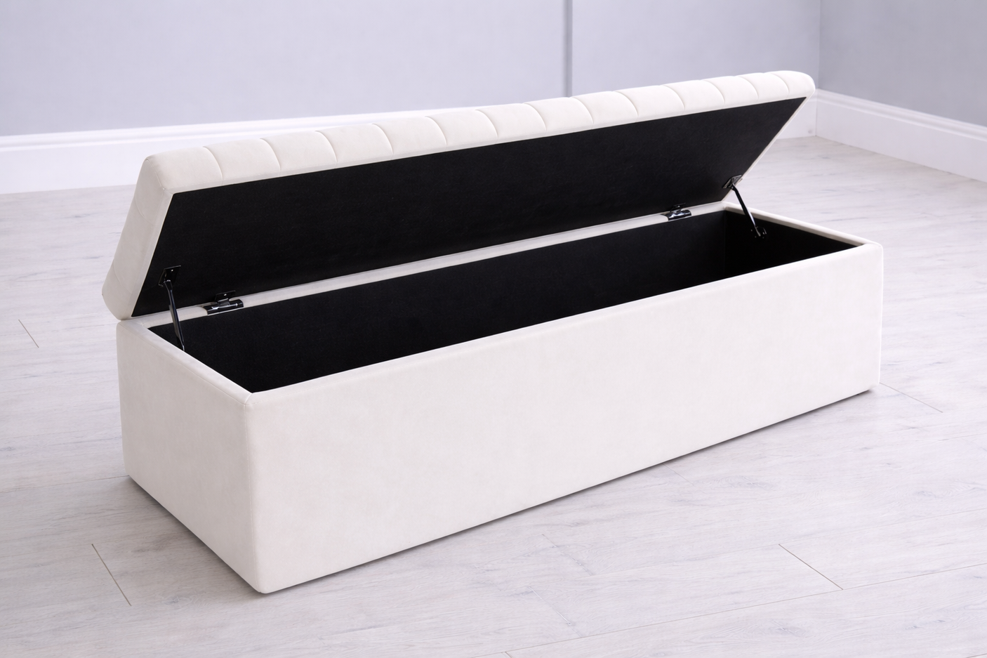 Chesterfield Padded Ottoman Blanket Box