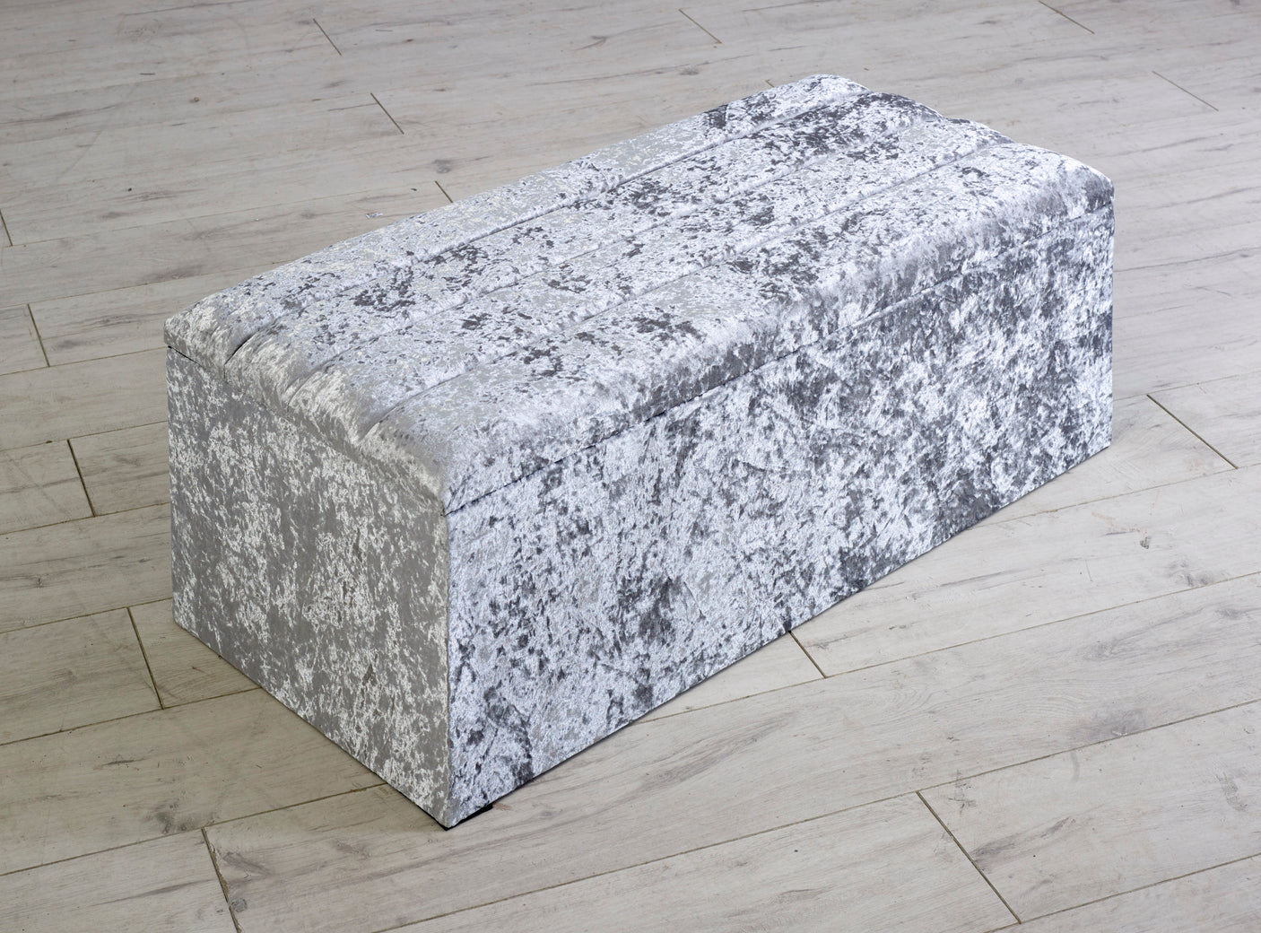 Verona Horizontal Lined Gas Lift Ottoman Blanket Storage Box