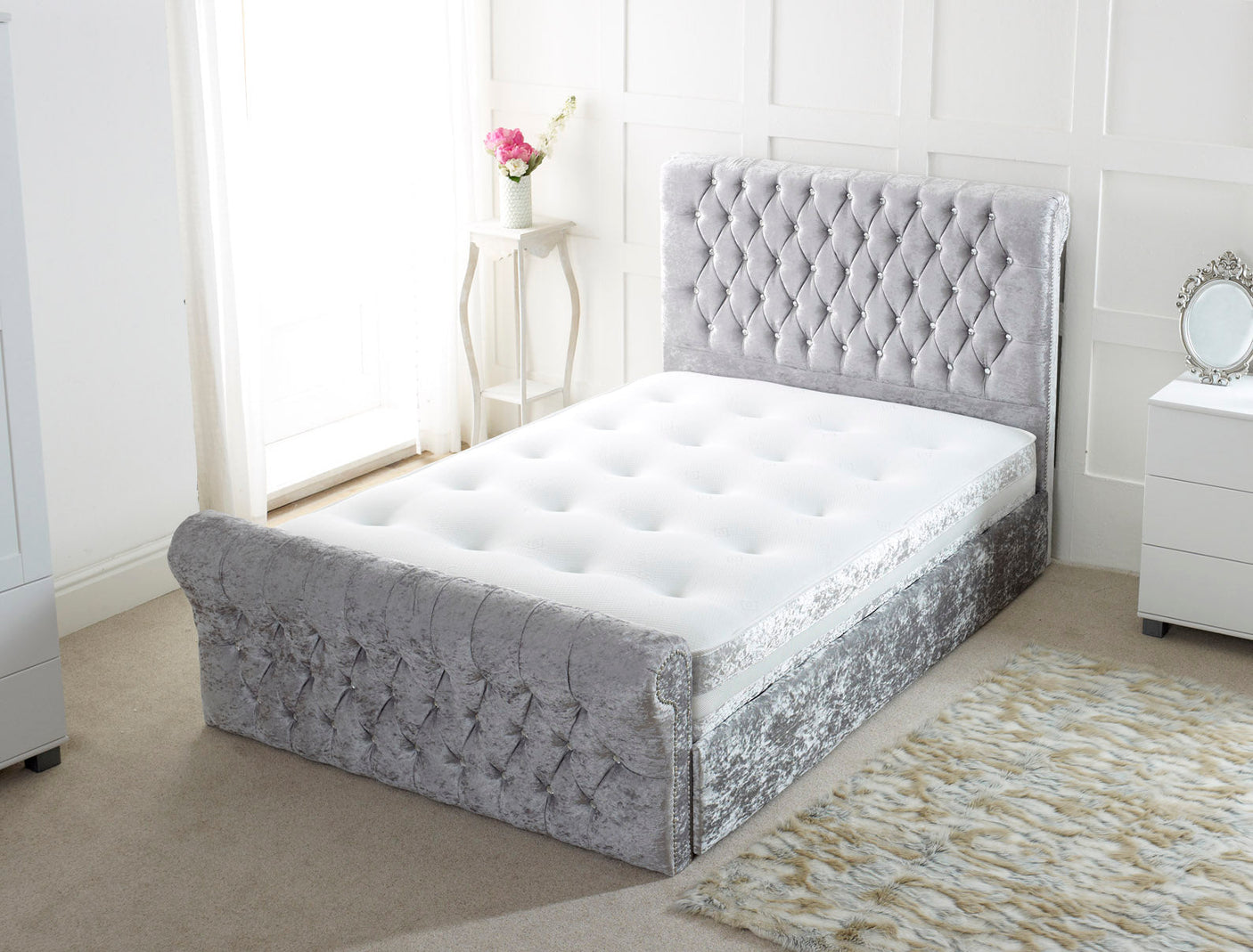 Robbin Chesterfield Sleigh Bed
